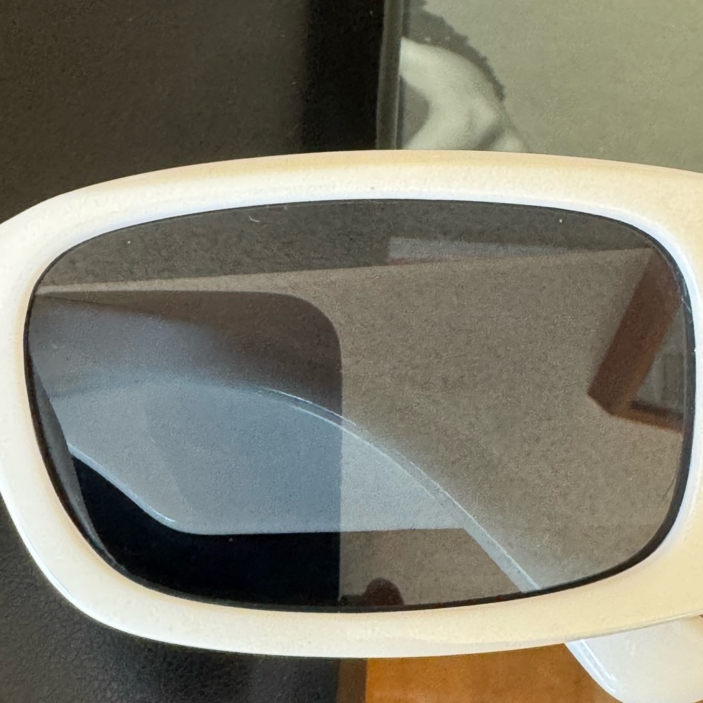 Balenciaga White Rectangular Sunglasses with Blac… - image 5